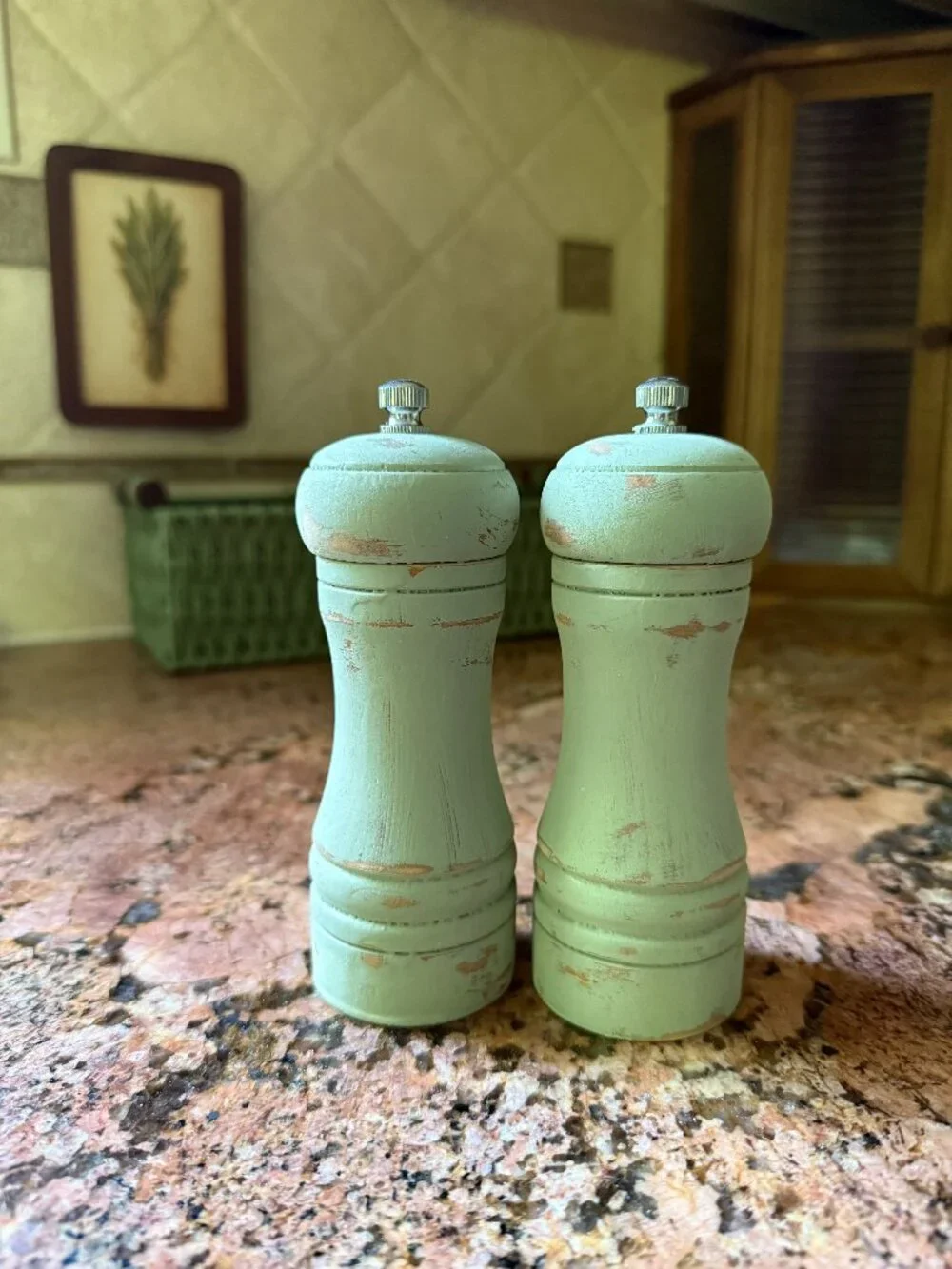 Rustic Distressed Hand Painted Wood Sage Green Salt & Pepper Grinder Set w/Tray - Picture 2 of 12